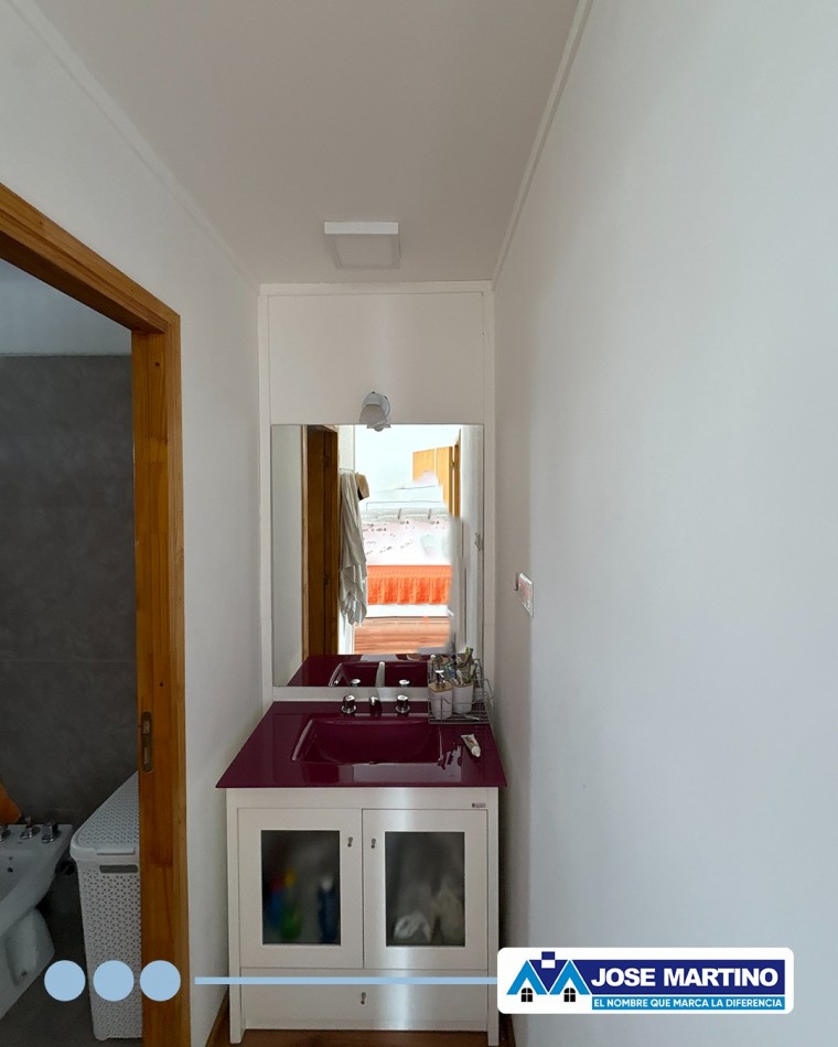 CASA EN VENTA A METROS DEL LAGO