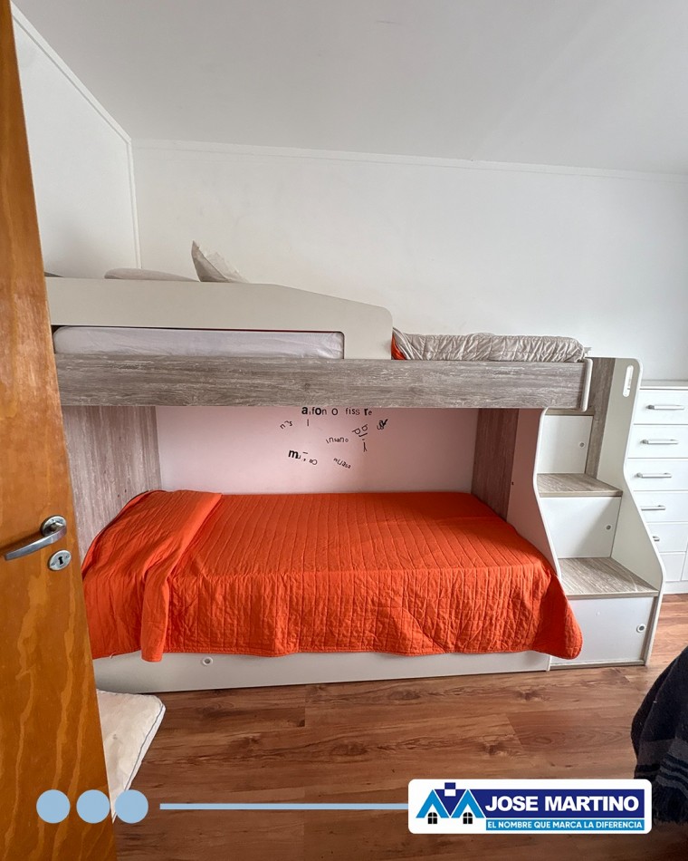 CASA EN VENTA A METROS DEL LAGO