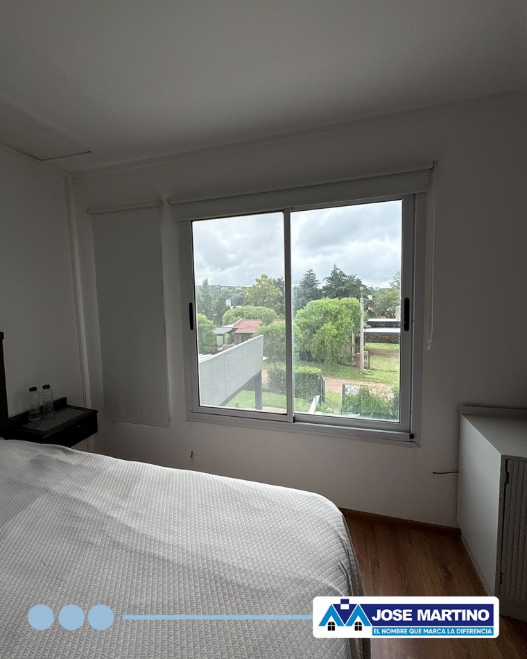 CASA EN VENTA A METROS DEL LAGO