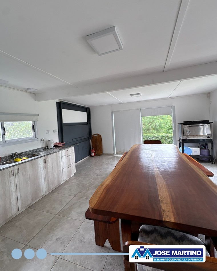 CASA EN VENTA A METROS DEL LAGO
