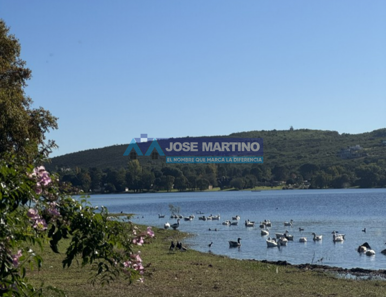 CASA CON BAJADA AL LAGO EN VILLA GUADALUPE