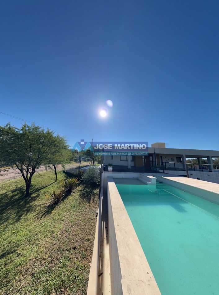 CASA EN VILLA NATURALEZA CON IMEJORABLE VISTA