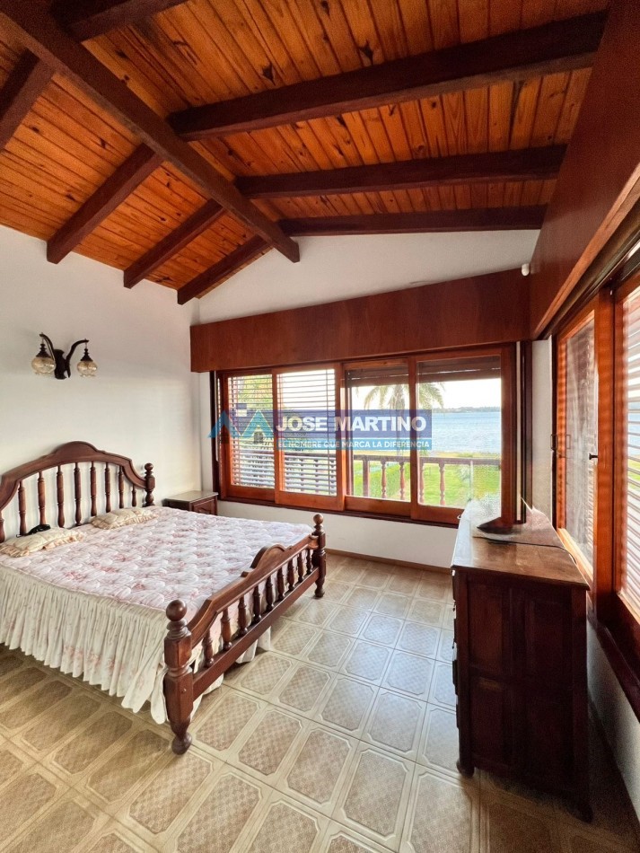 CASA EN EMBALSINA CON BAJADA DIRECTA AL LAGO