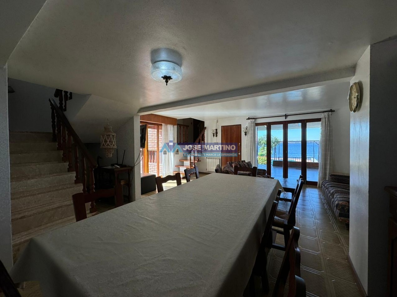 CASA EN EMBALSINA CON BAJADA DIRECTA AL LAGO