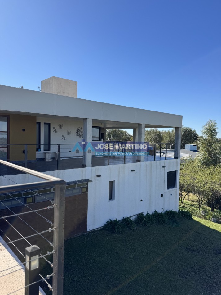 CASA EN VILLA NATURALEZA CON IMEJORABLE VISTA