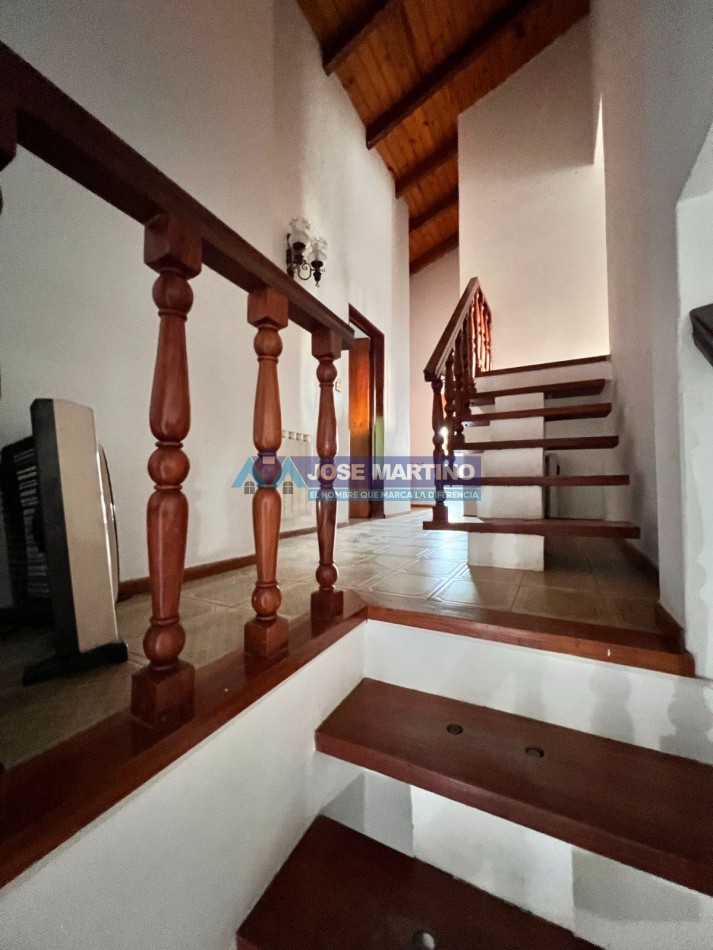 CASA EN EMBALSINA CON BAJADA DIRECTA AL LAGO