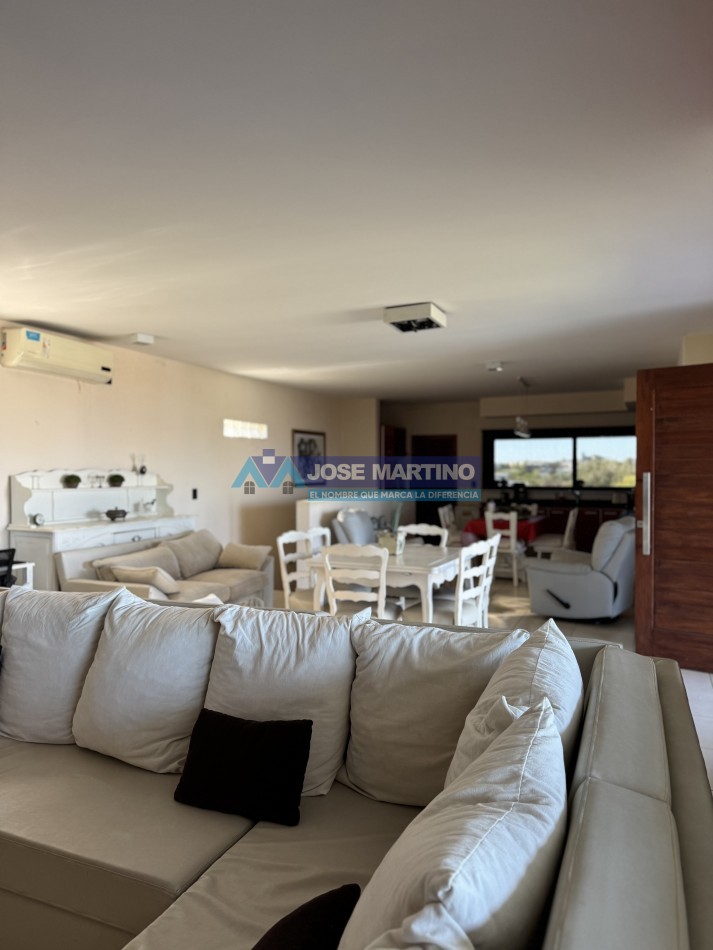 CASA EN VILLA NATURALEZA CON IMEJORABLE VISTA