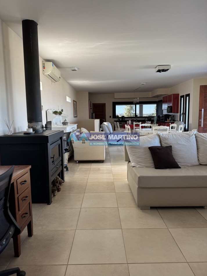 CASA EN VILLA NATURALEZA CON IMEJORABLE VISTA