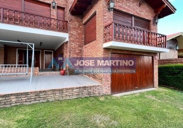 CASA EN EMBALSINA CON BAJADA DIRECTA AL LAGO