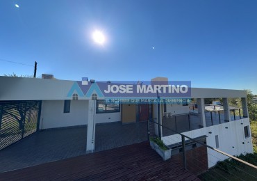 CASA EN VILLA NATURALEZA CON IMEJORABLE VISTA